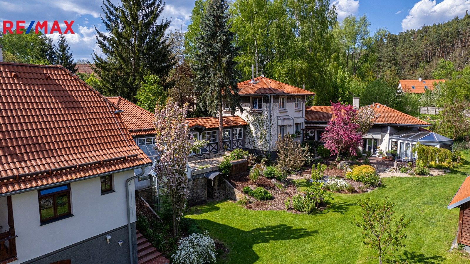 Prodej domu 689 m² - foto 1