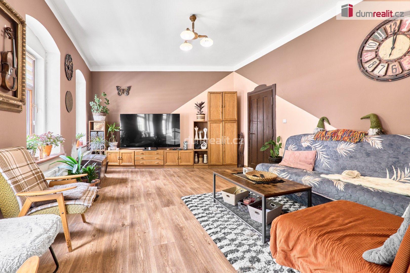 Prodej domu 380 m² - foto 1