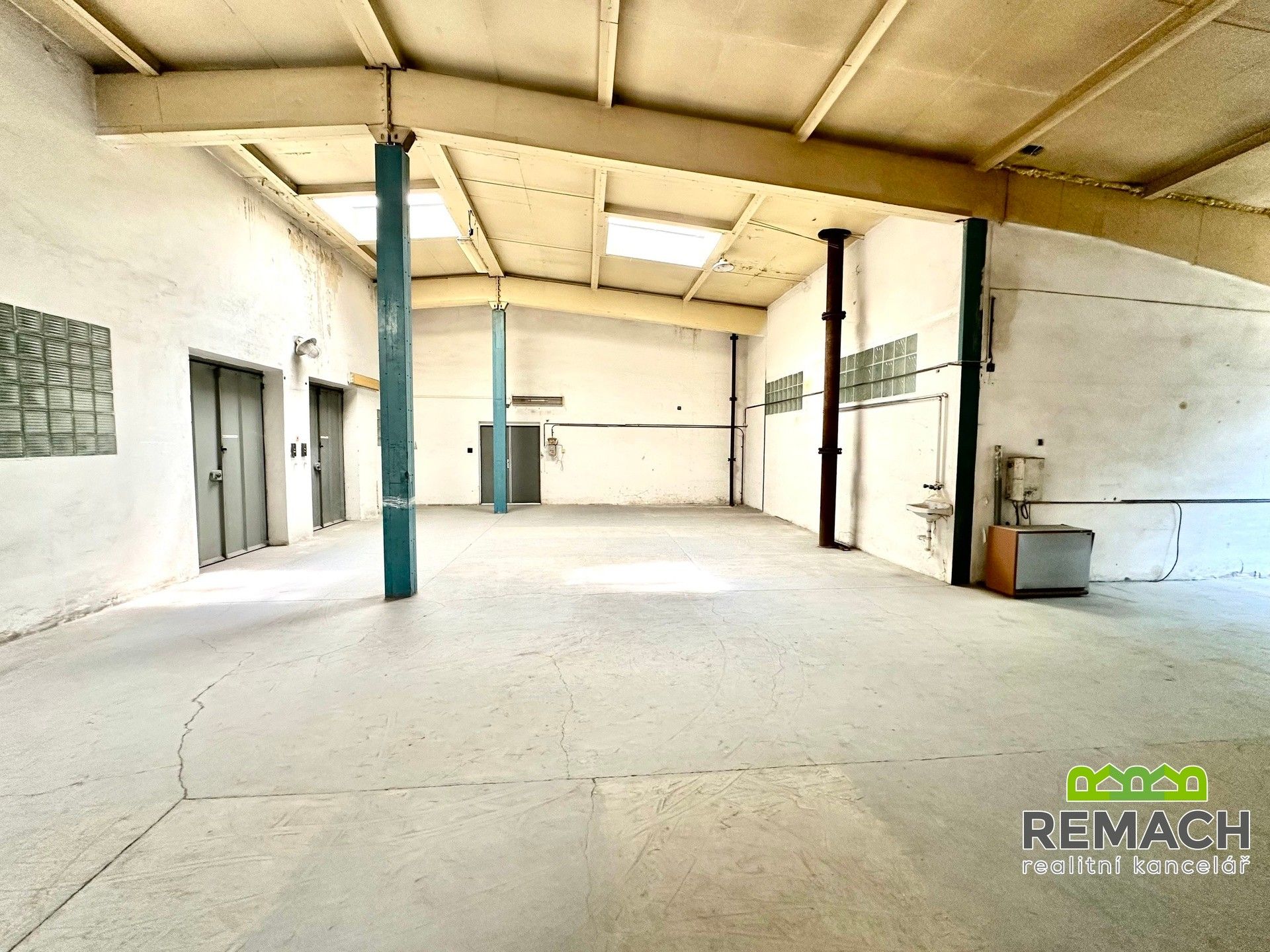 Pronájem komerčního prostoru 1123 m² - foto 5