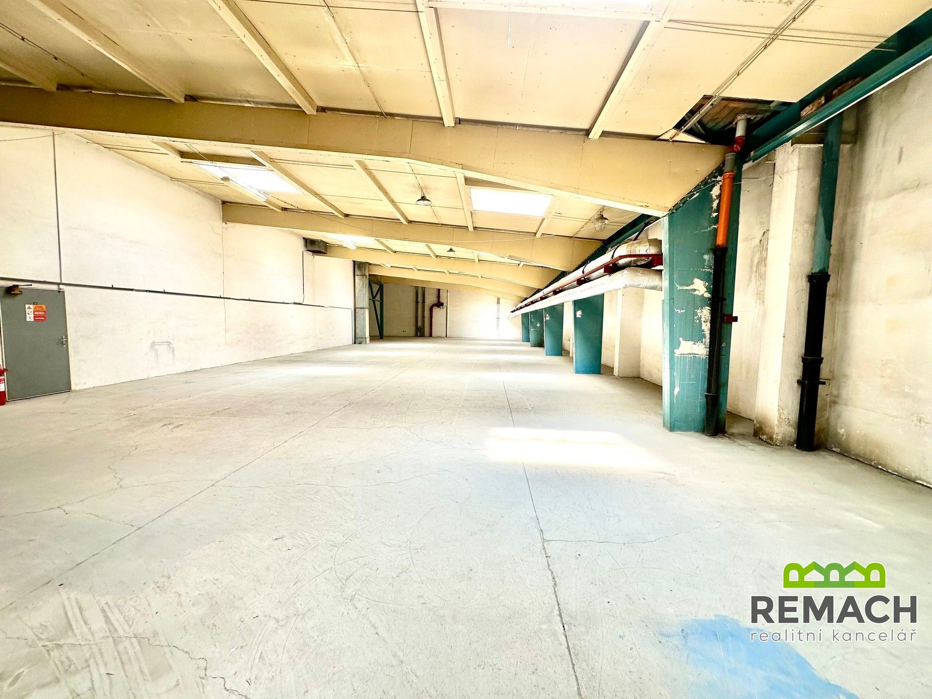 Pronájem komerčního prostoru 1123 m² - foto 3