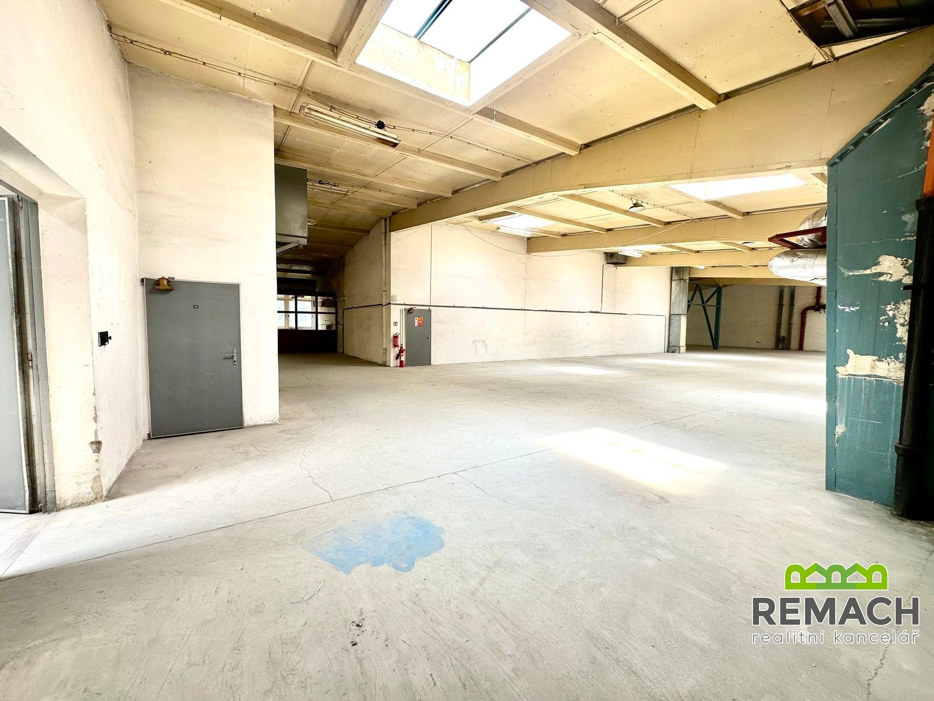Pronájem komerčního prostoru 1123 m² - foto 4