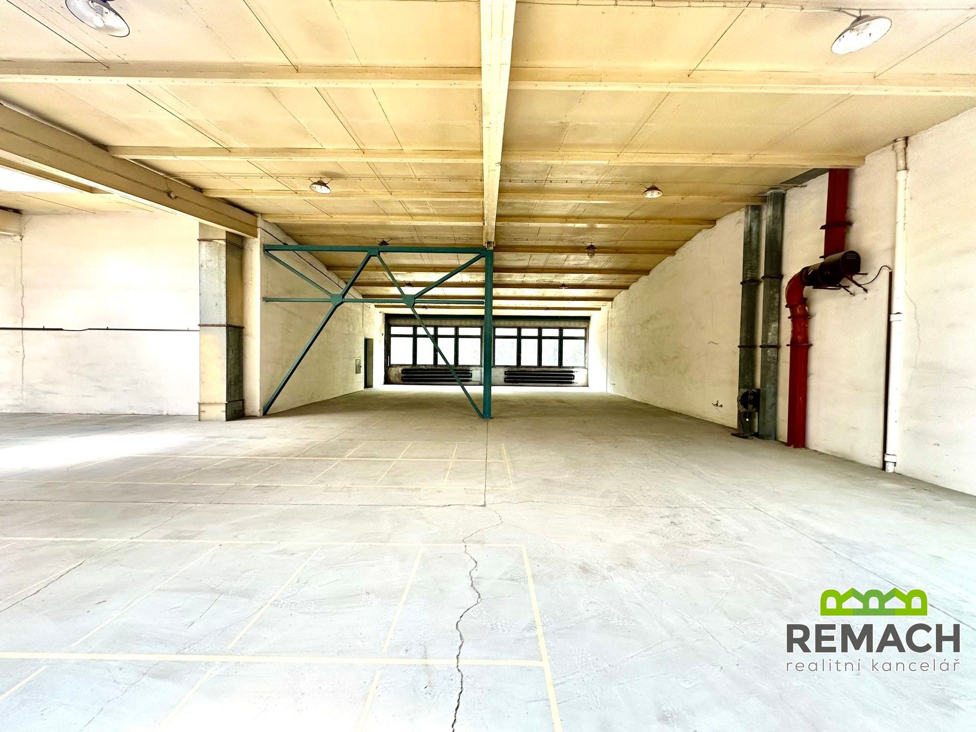 Pronájem komerčního prostoru 1123 m² - foto 9
