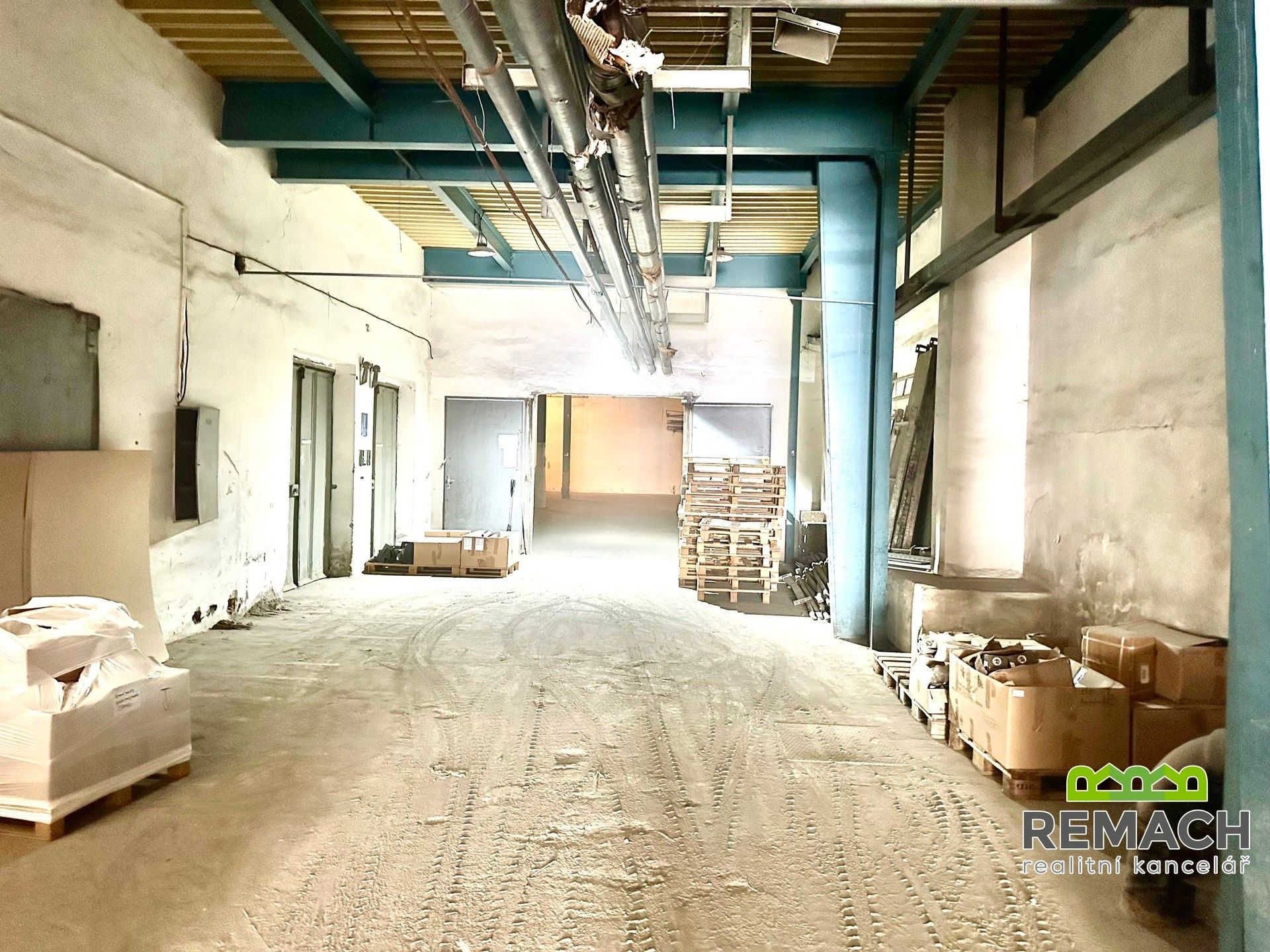 Pronájem komerčního prostoru 1123 m² - foto 15
