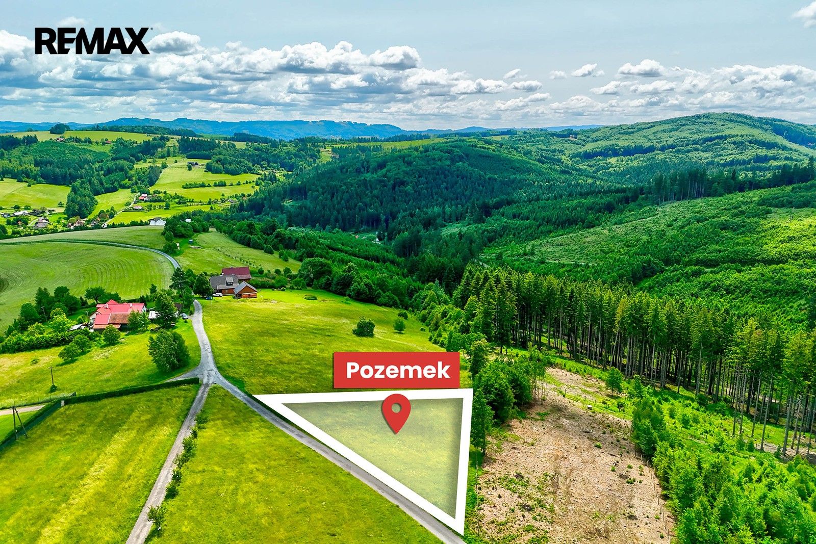 Prodej pozemku 985 m² - foto 1