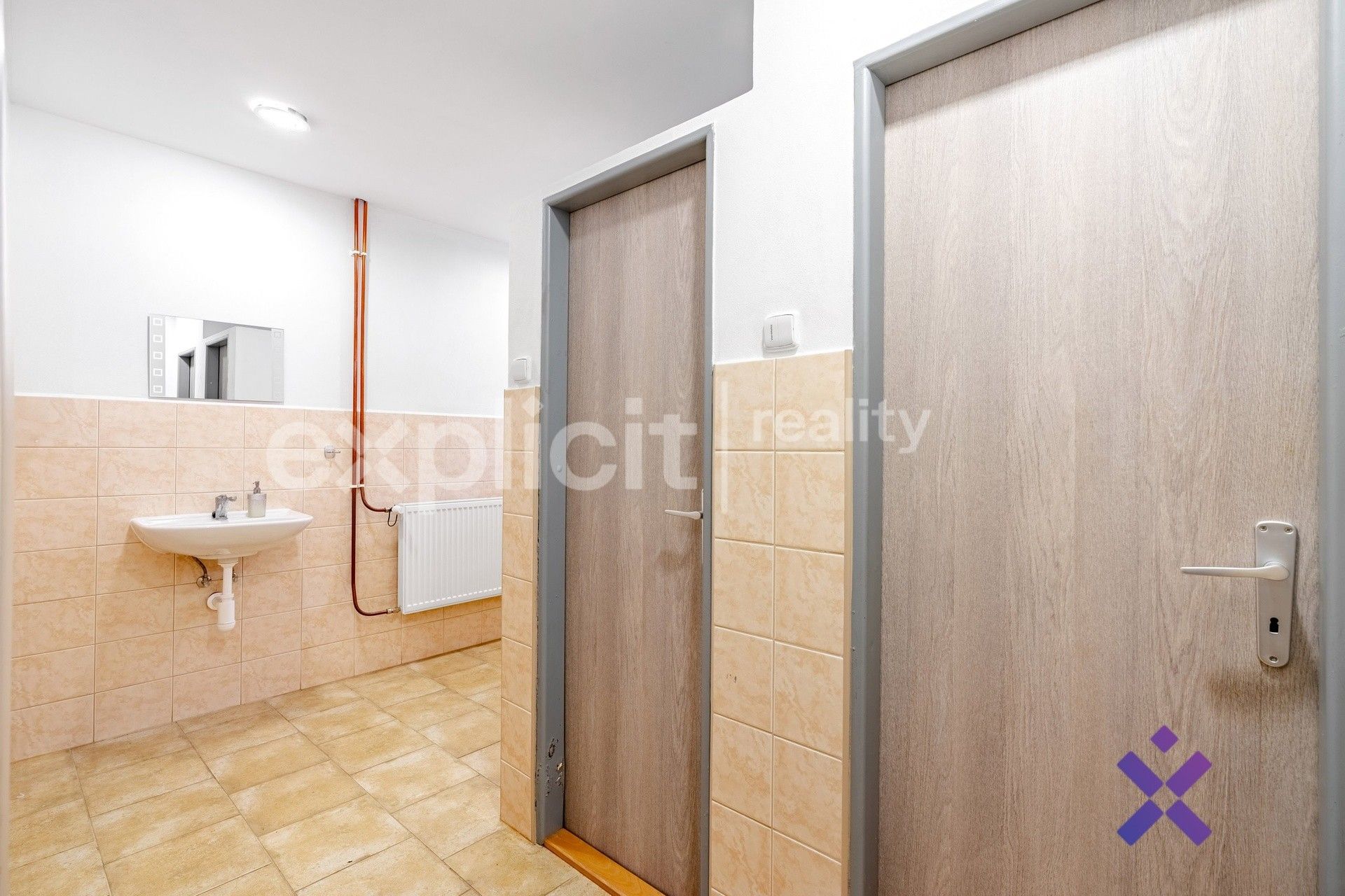 Prodej komerčního prostoru 1837 m² - foto 8