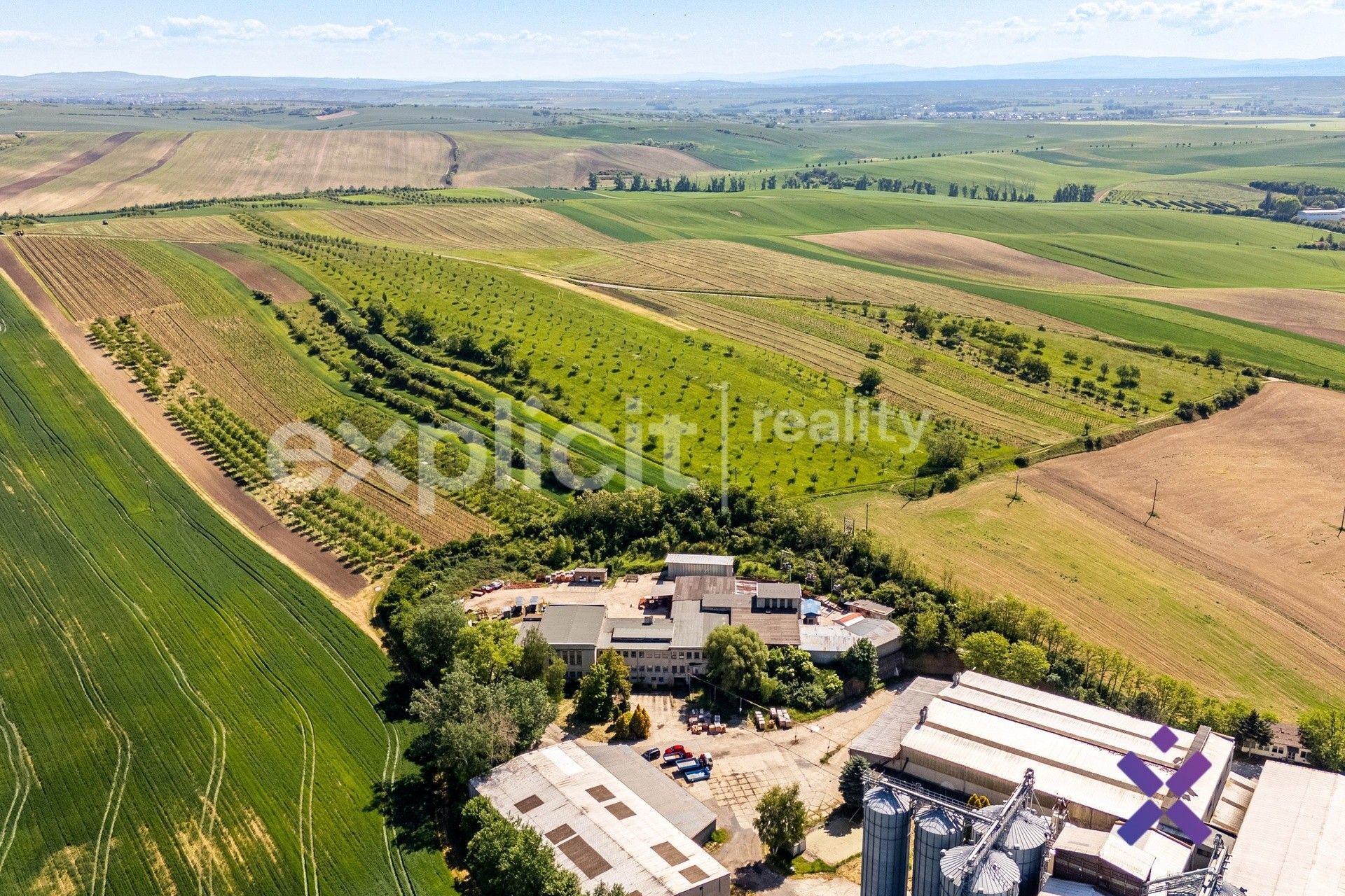 Prodej komerčního prostoru 1837 m² - foto 4