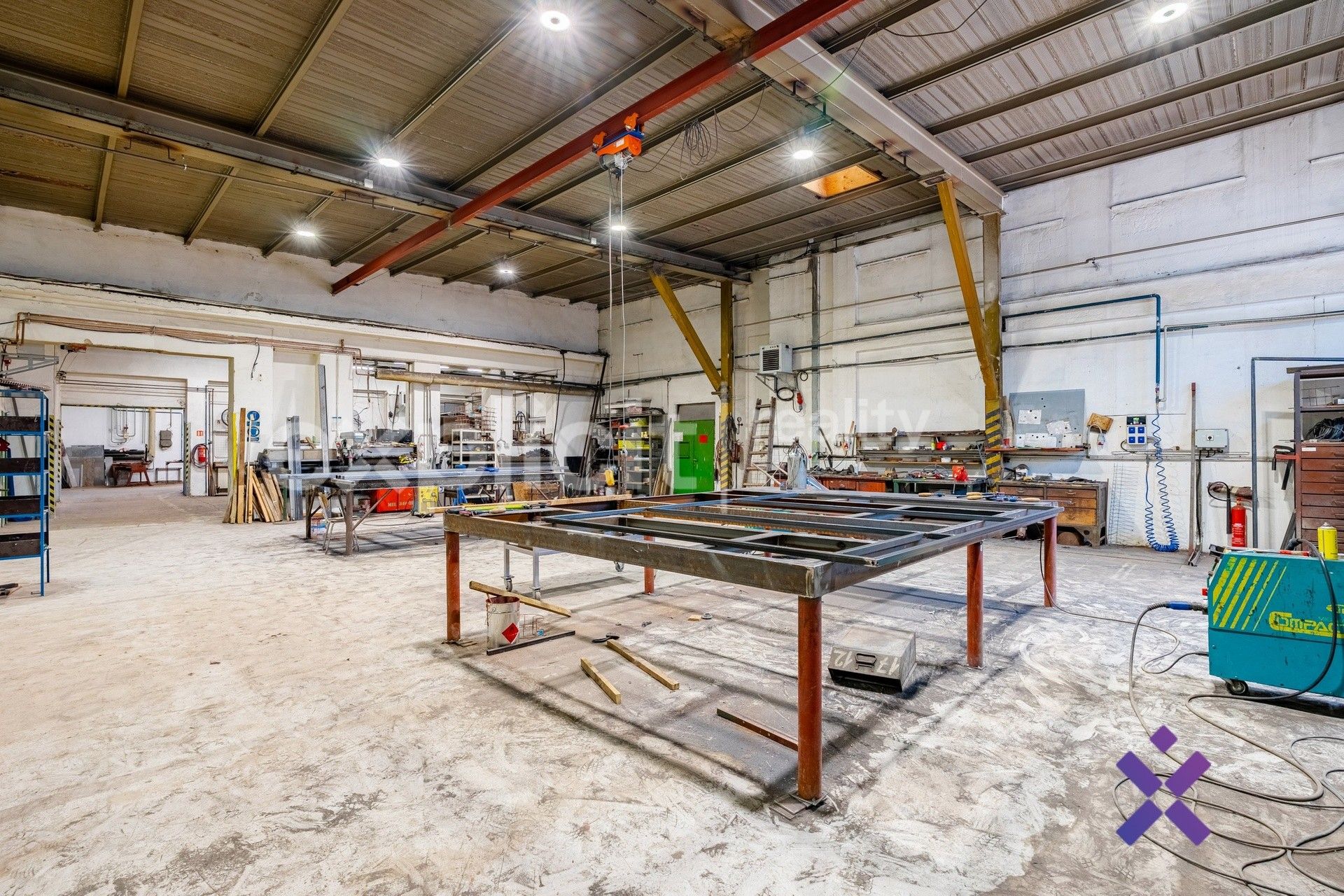 Prodej komerčního prostoru 1837 m² - foto 13