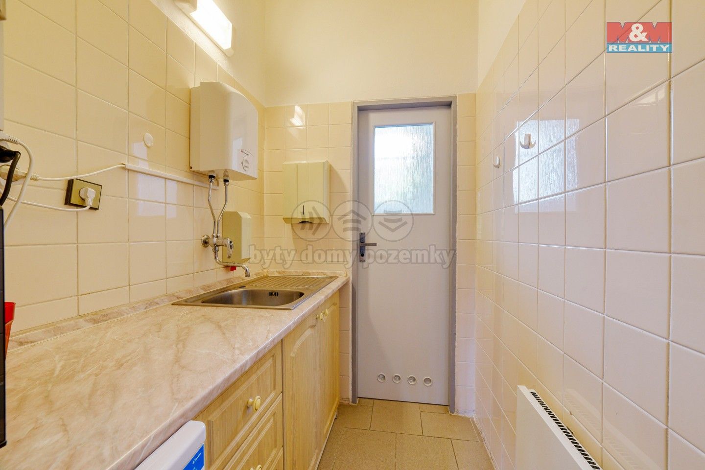 Pronájem komerčního prostoru 77 m² - foto 21