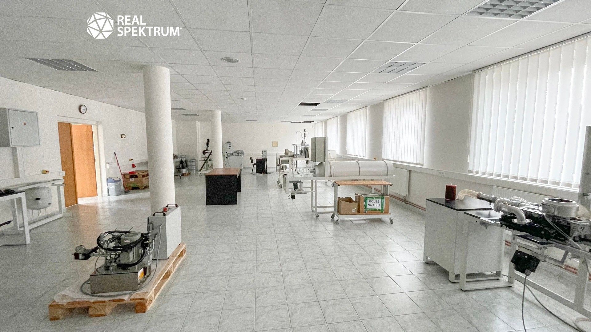 Pronájem komerčního prostoru 1165 m² - foto 2