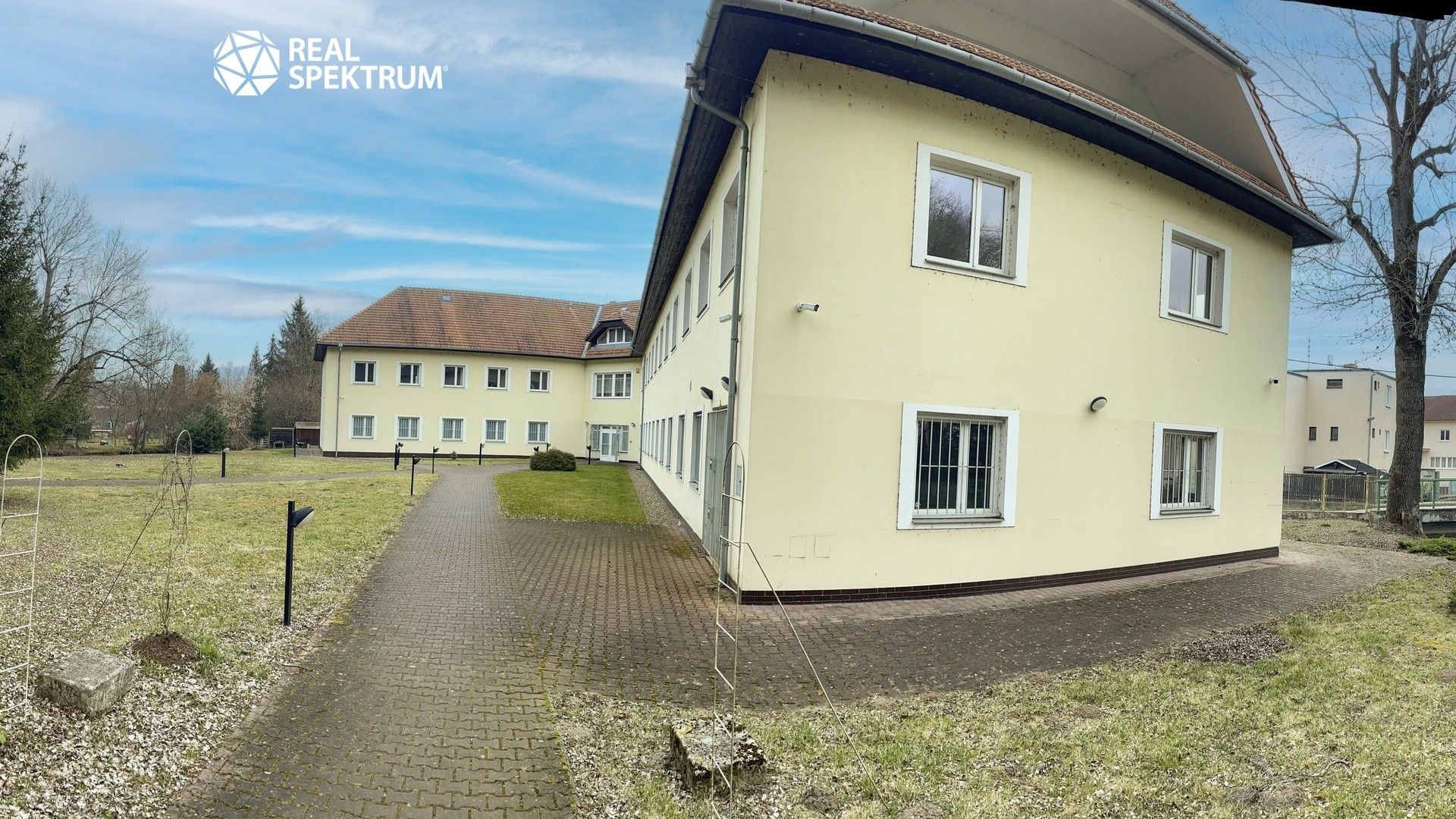 Pronájem komerčního prostoru 1165 m² - foto 3