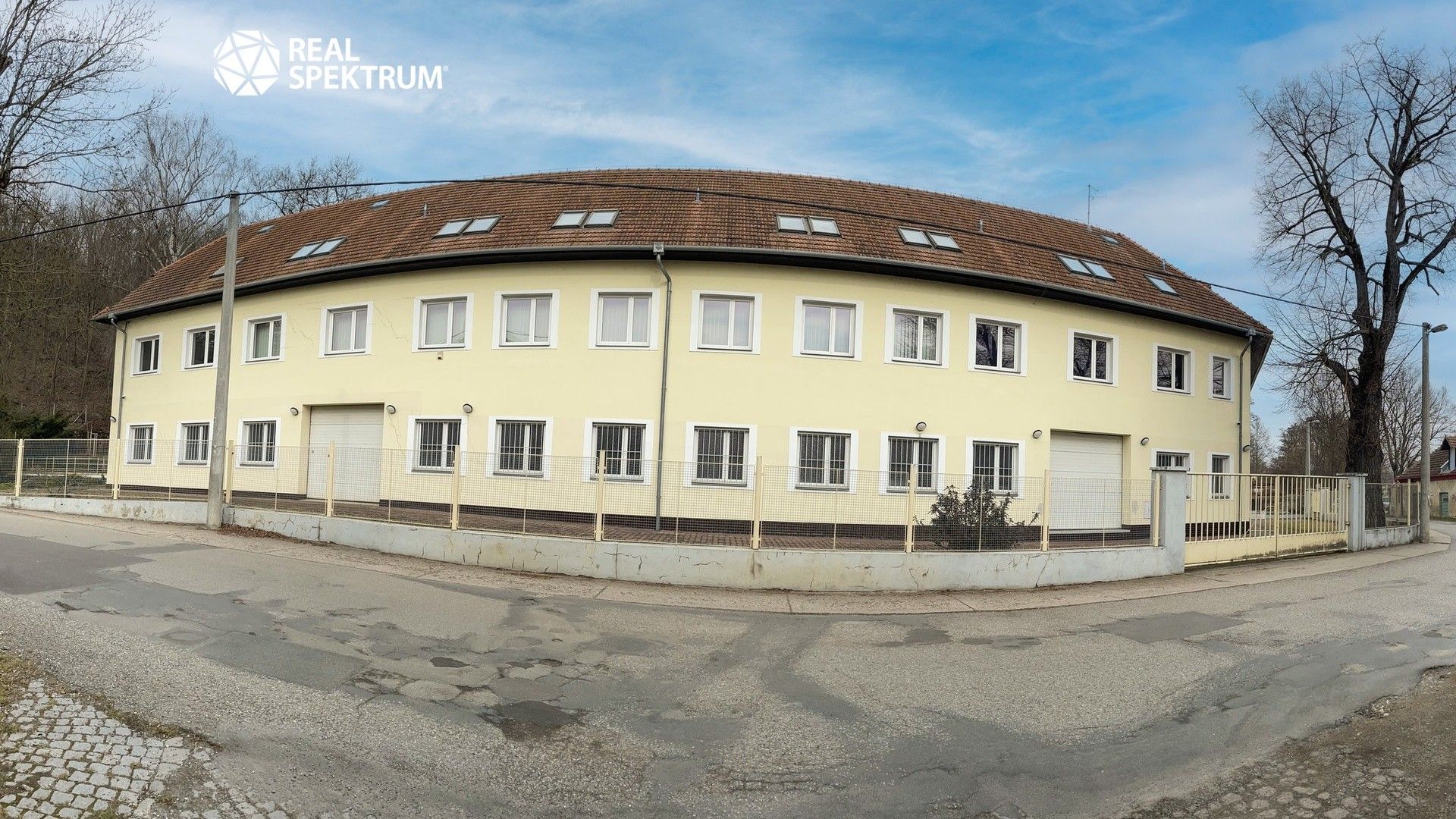 Pronájem komerčního prostoru 1165 m² - foto 6