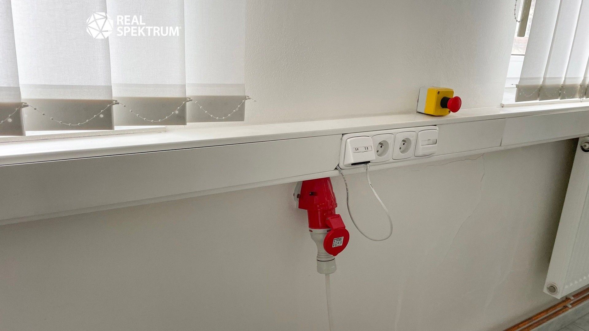 Pronájem komerčního prostoru 1165 m² - foto 12