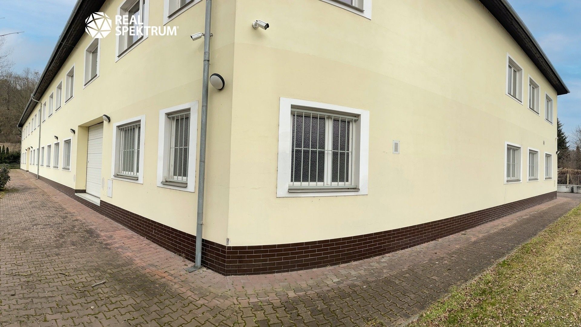 Pronájem komerčního prostoru 1165 m² - foto 15