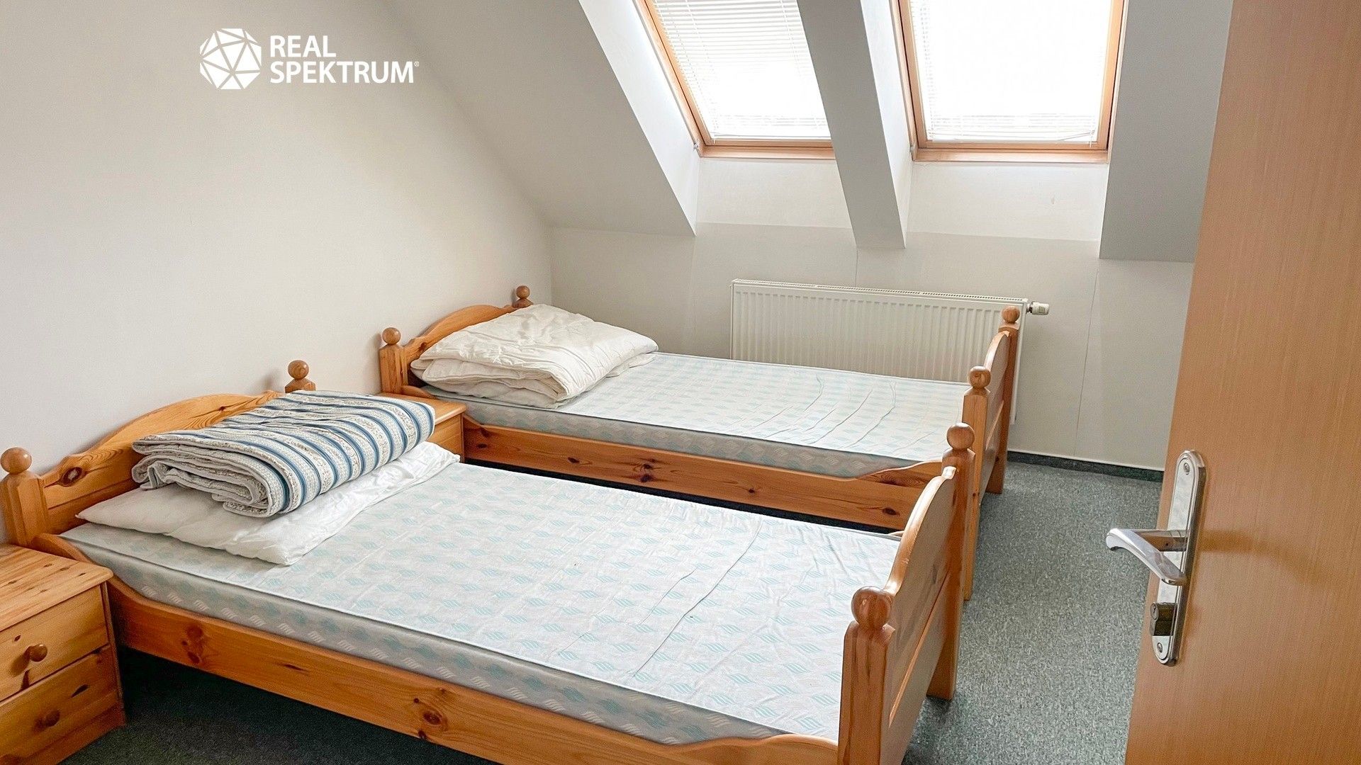 Pronájem komerčního prostoru 1165 m² - foto 24