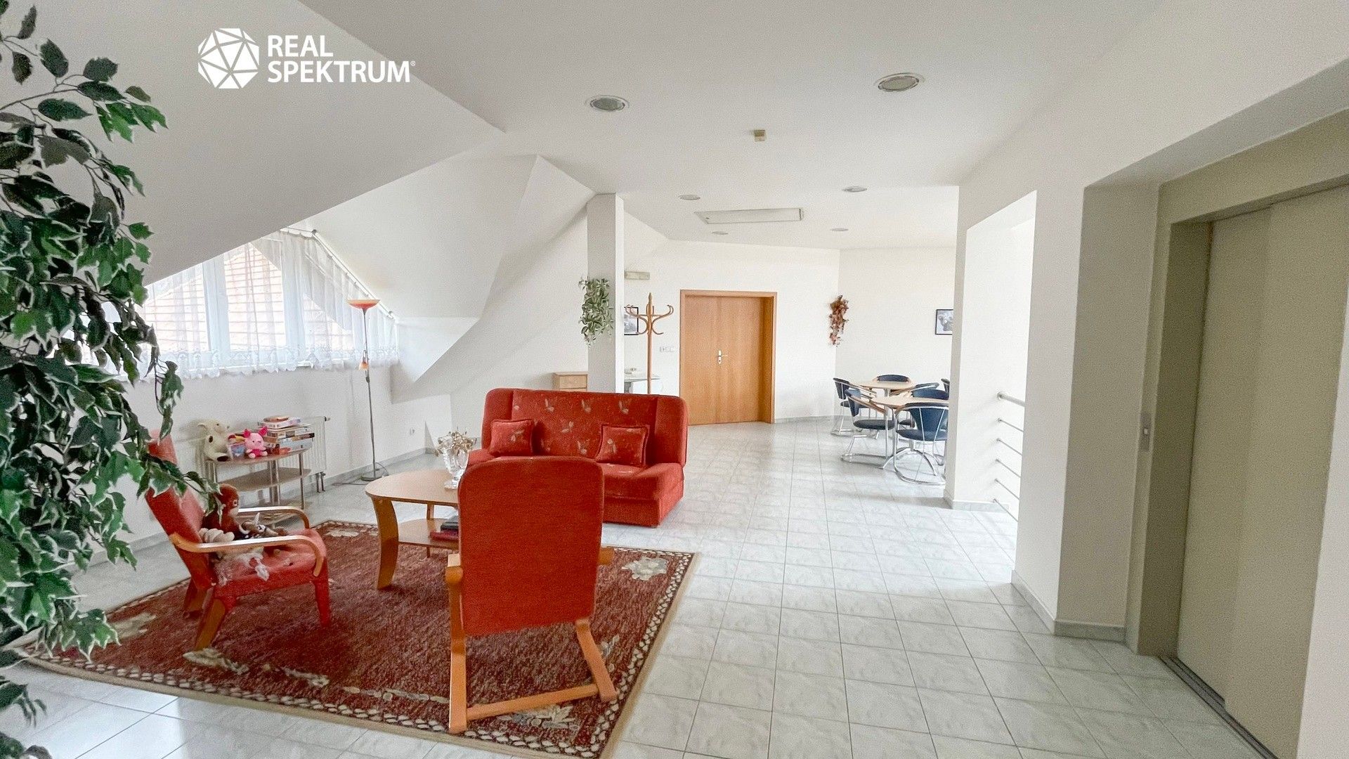 Pronájem komerčního prostoru 1165 m² - foto 22