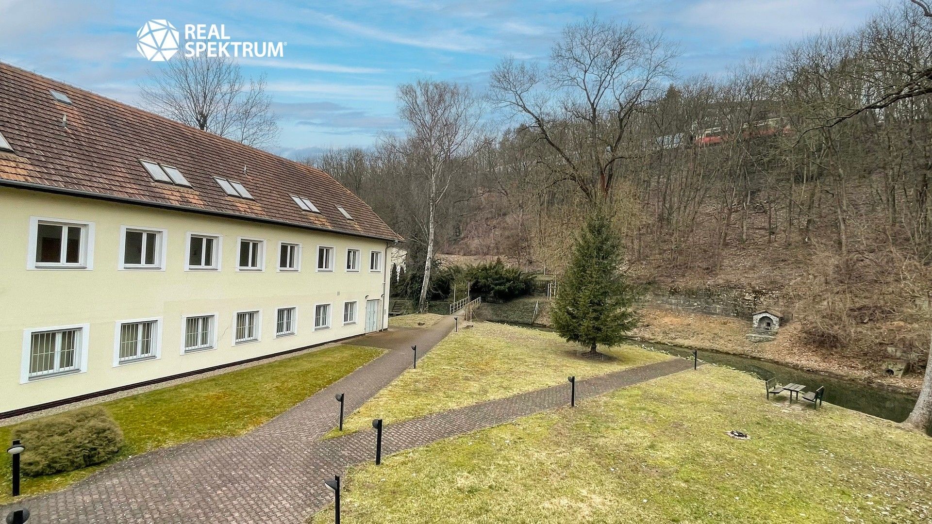 Pronájem komerčního prostoru 1165 m² - foto 21