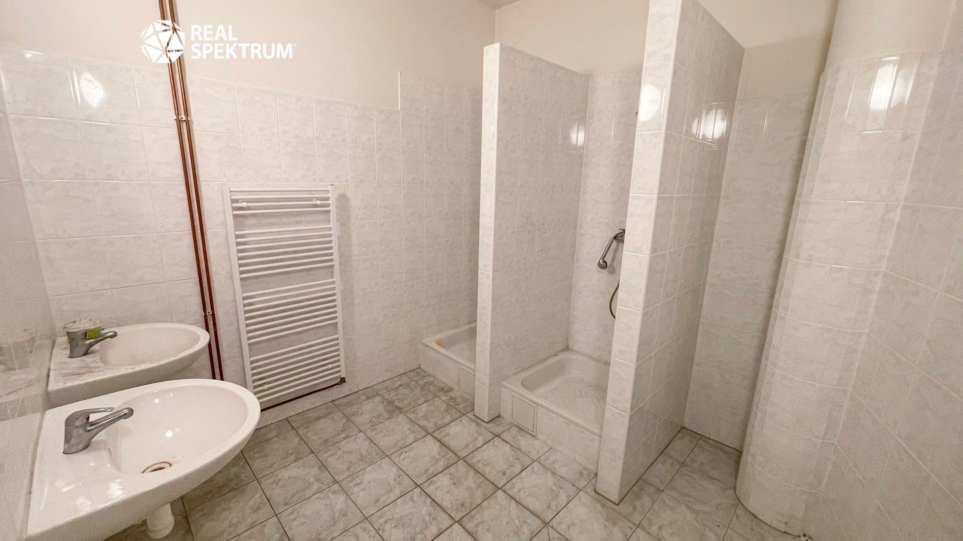Pronájem komerčního prostoru 1165 m² - foto 30