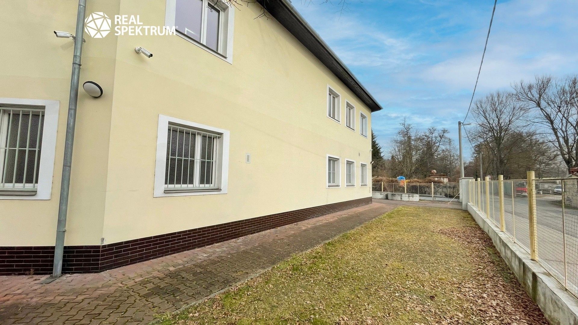 Pronájem komerčního prostoru 1165 m² - foto 28