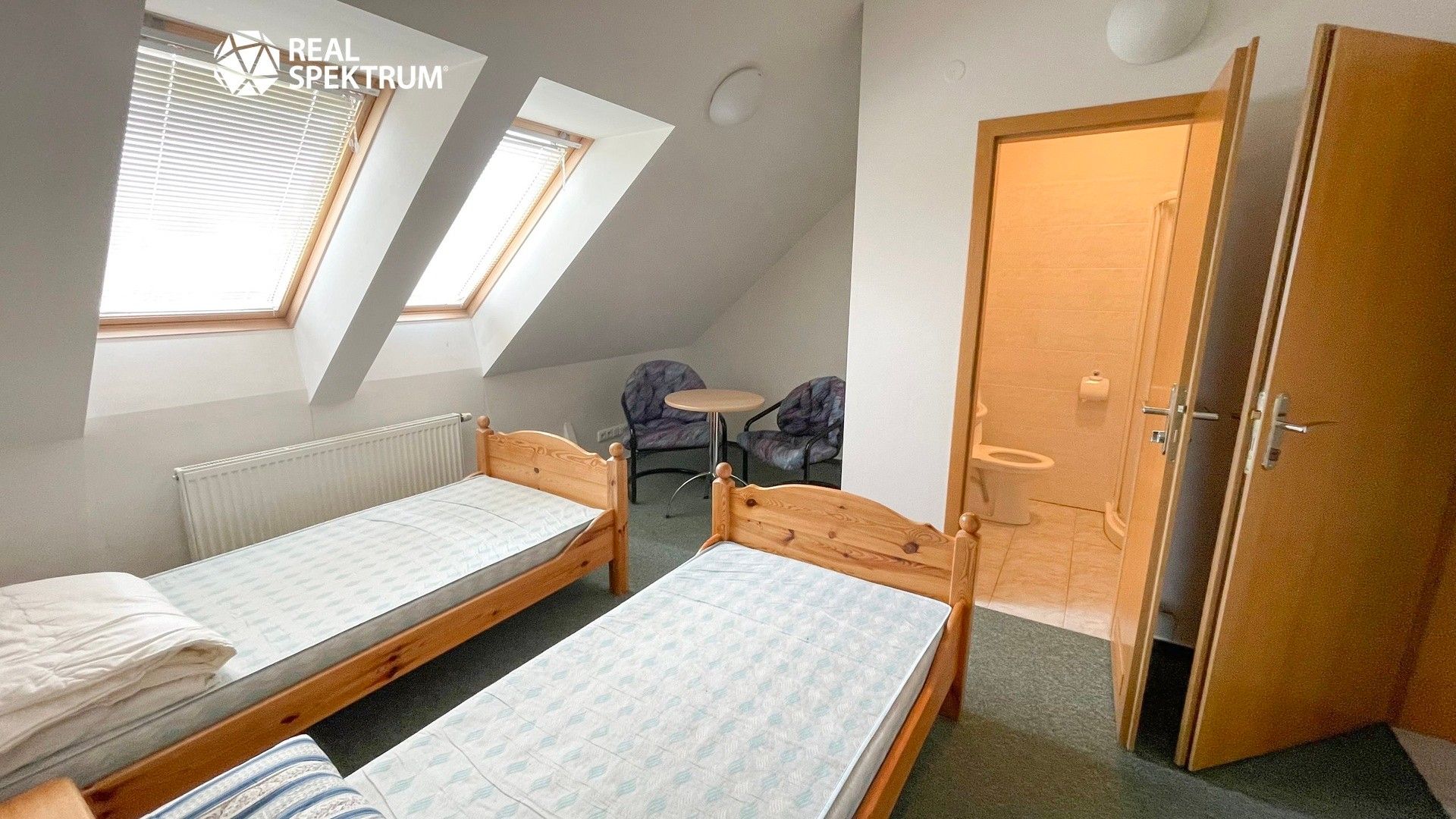 Pronájem komerčního prostoru 1165 m² - foto 25