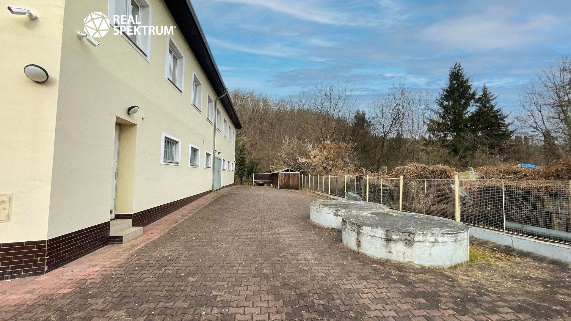 Pronájem komerčního prostoru 1165 m² - foto 26