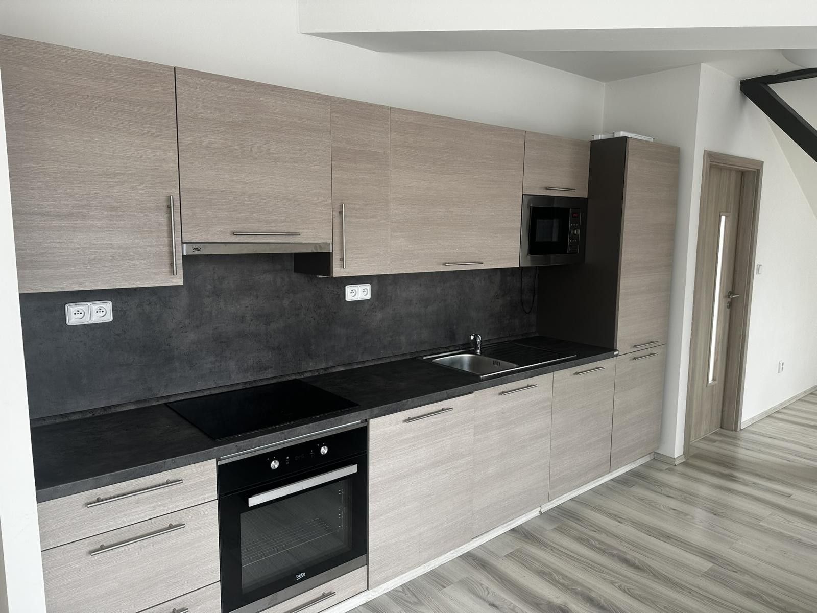 Pronájem bytu 2+kk 62 m² - foto 1