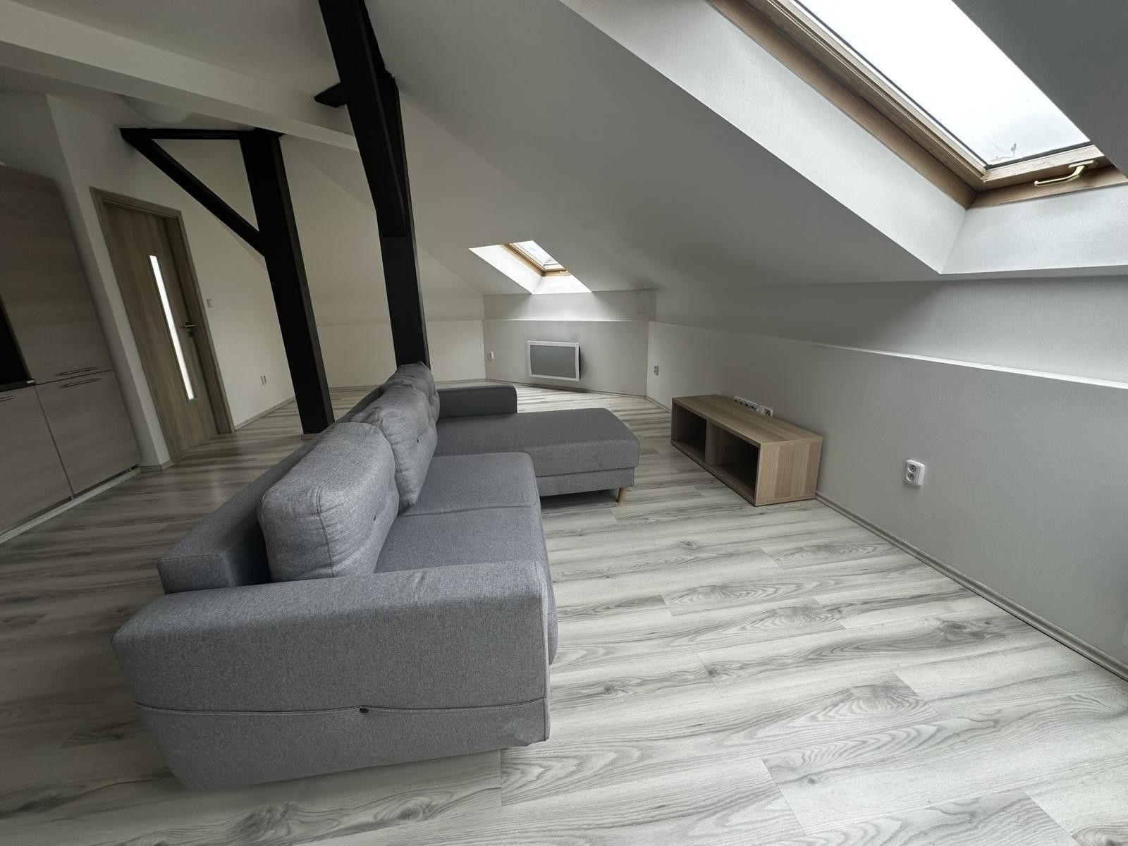 Pronájem bytu 2+kk 62 m² - foto 2
