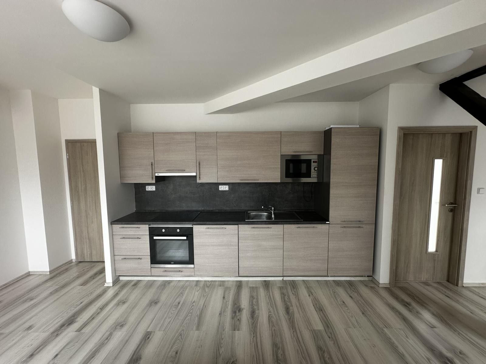 Pronájem bytu 2+kk 62 m² - foto 4