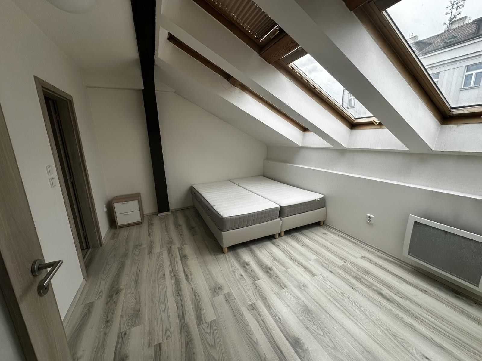 Pronájem bytu 2+kk 62 m² - foto 8