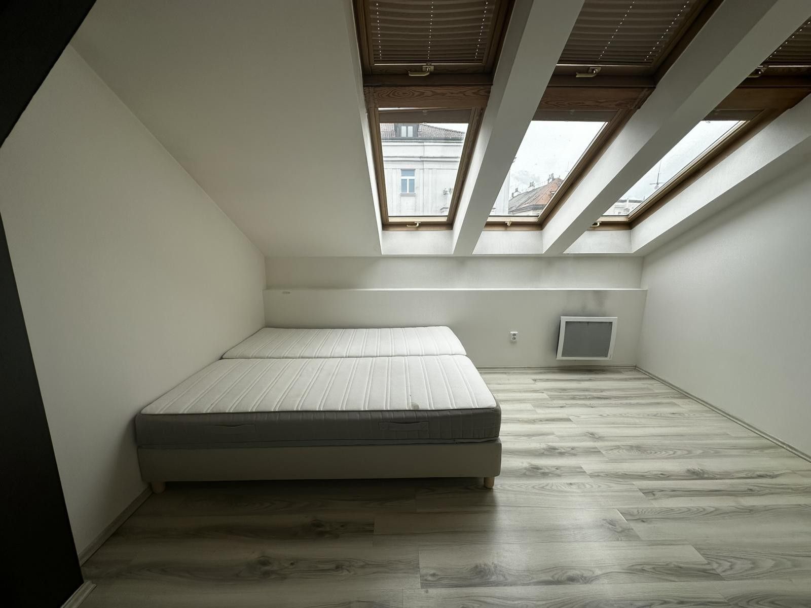 Pronájem bytu 2+kk 62 m² - foto 10