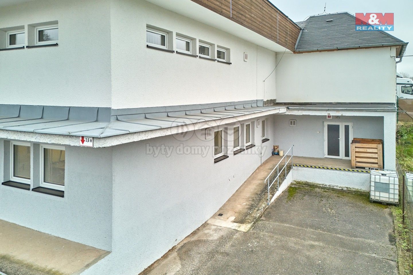 Pronájem komerčního prostoru 327 m² - foto 8