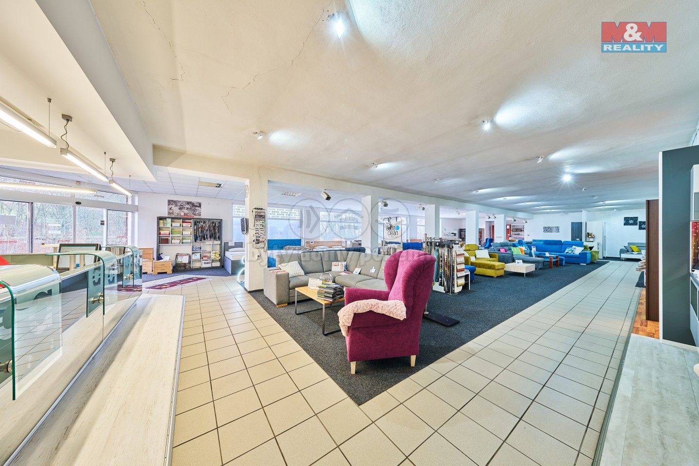 Pronájem komerčního prostoru 327 m² - foto 4