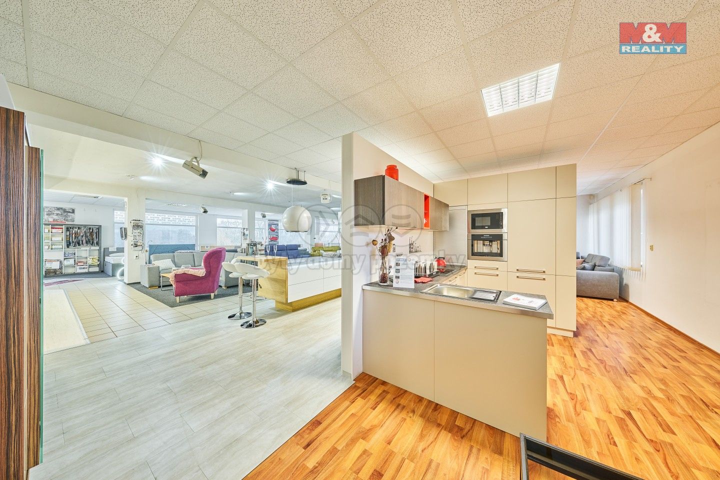 Pronájem komerčního prostoru 327 m² - foto 15