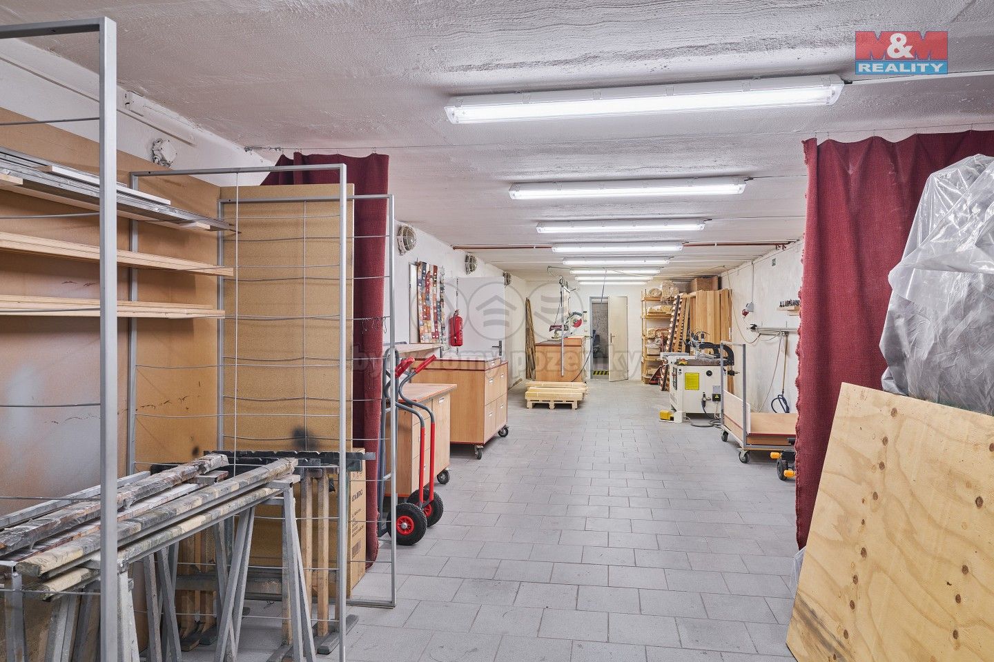 Pronájem komerčního prostoru 327 m² - foto 30