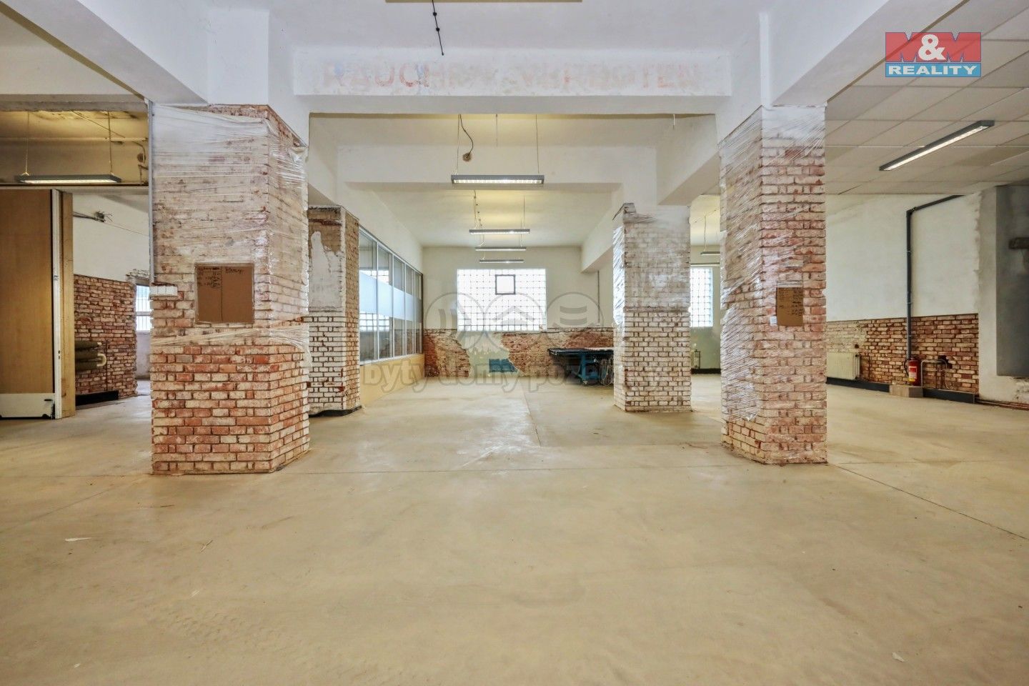Pronájem komerčního prostoru 250 m² - foto 1
