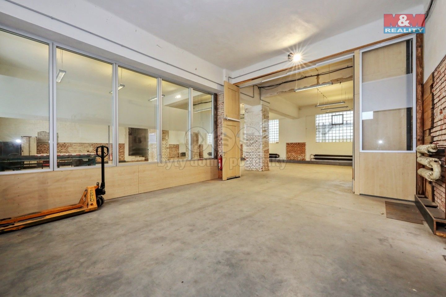 Pronájem komerčního prostoru 250 m² - foto 3