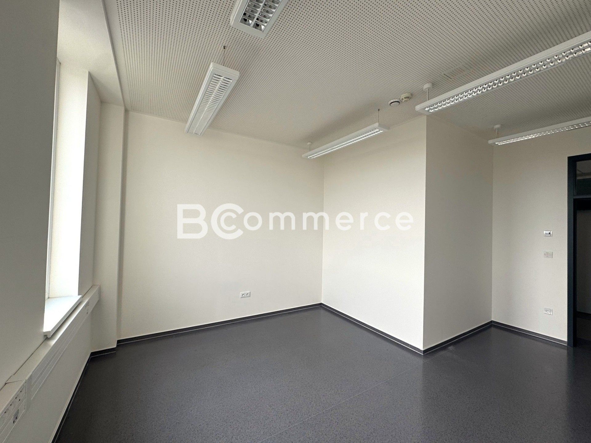 Pronájem komerčního prostoru 18 m² - foto 3