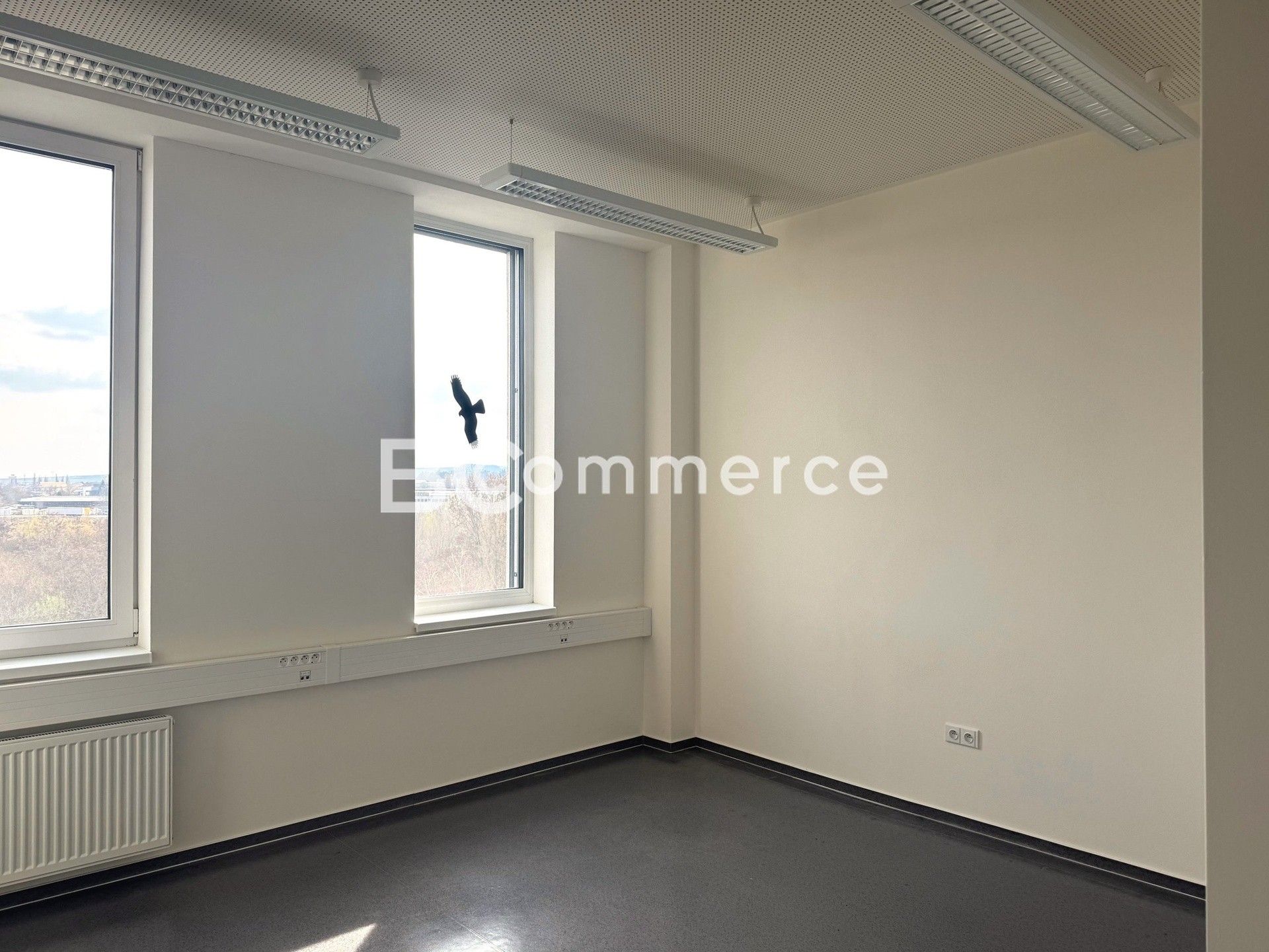 Pronájem komerčního prostoru 18 m² - foto 1