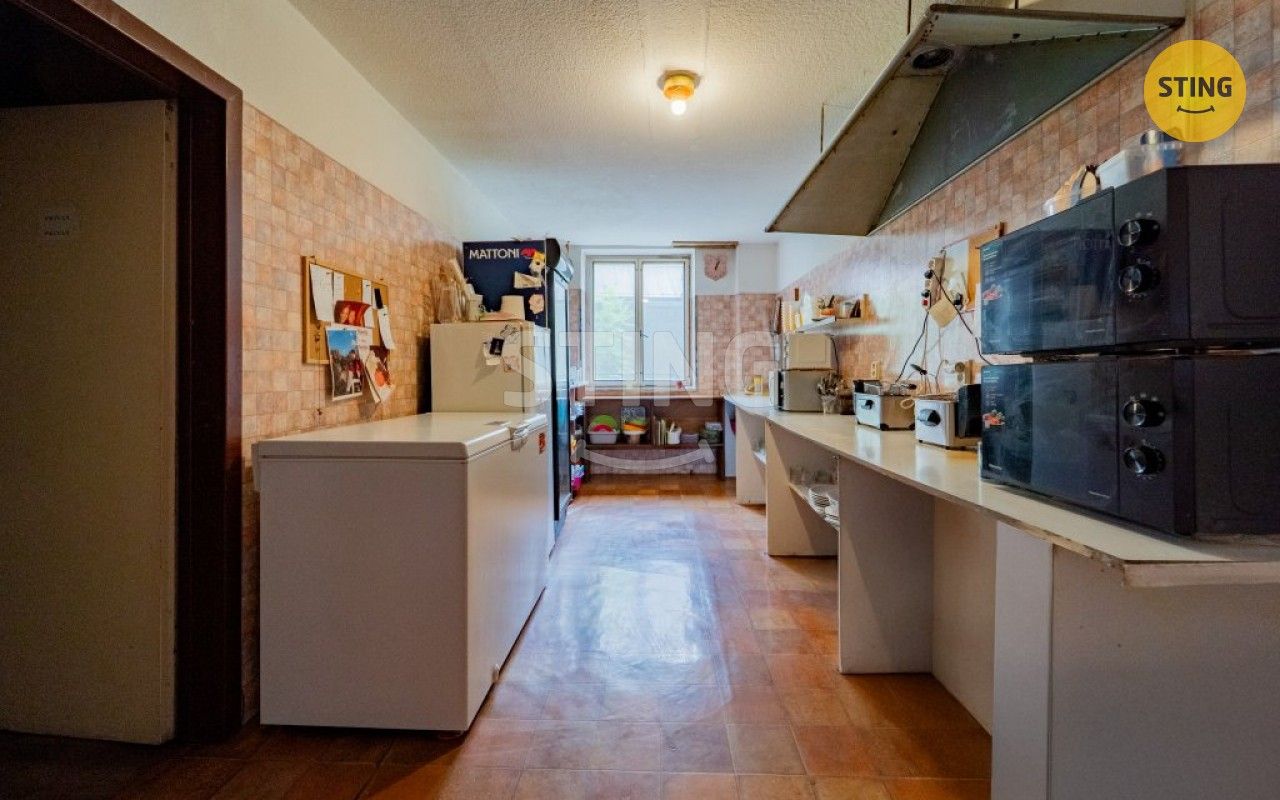 Prodej komerčního prostoru 600 m² - foto 9