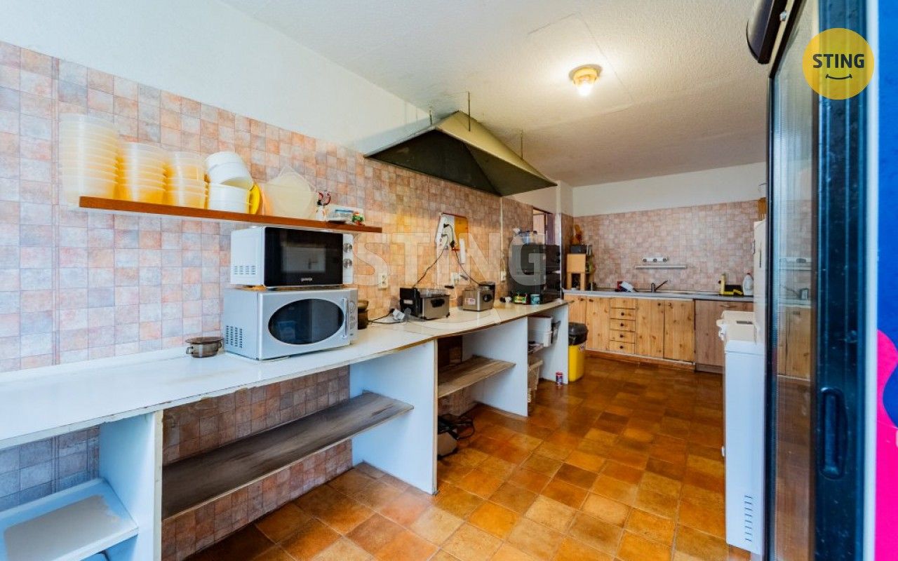 Prodej komerčního prostoru 600 m² - foto 11