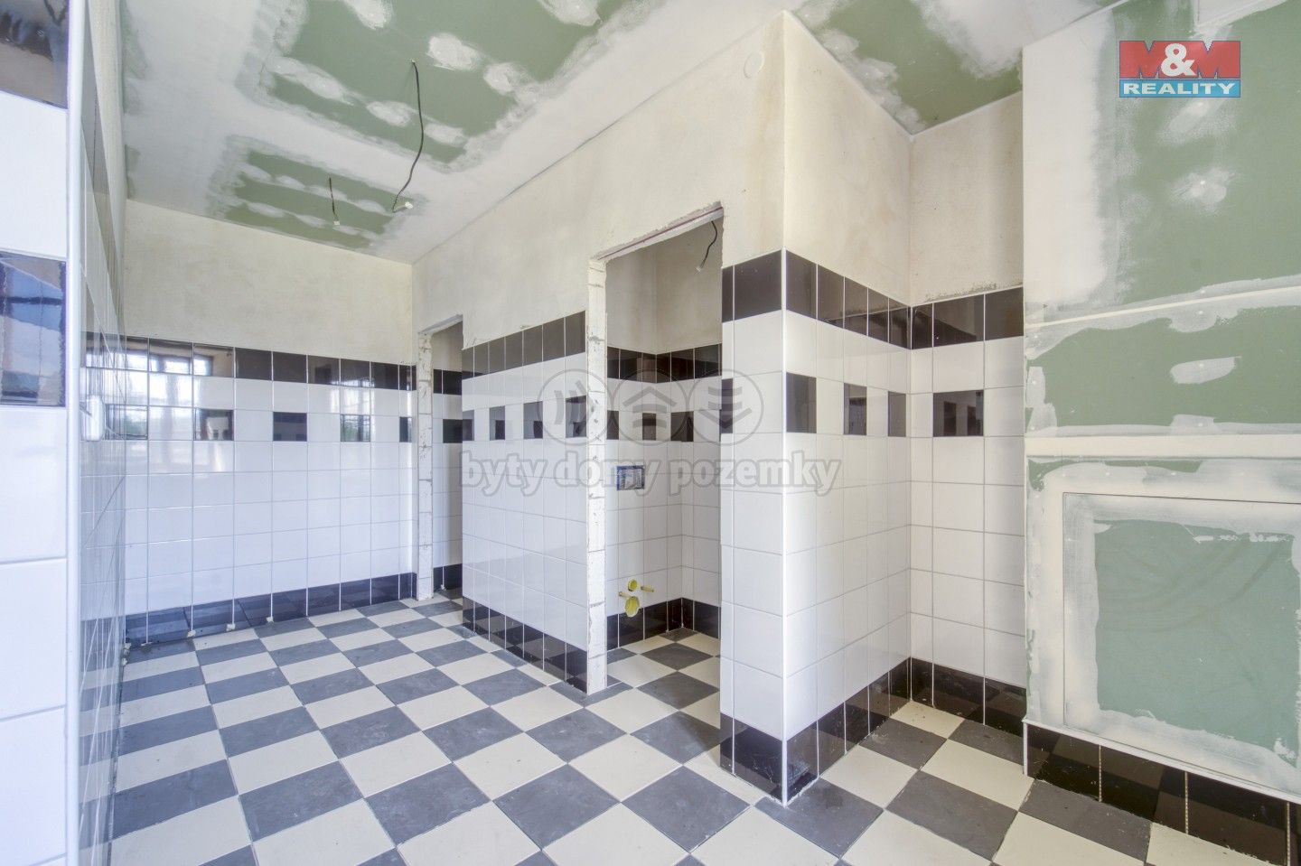 Prodej komerčního prostoru 1614 m² - foto 6