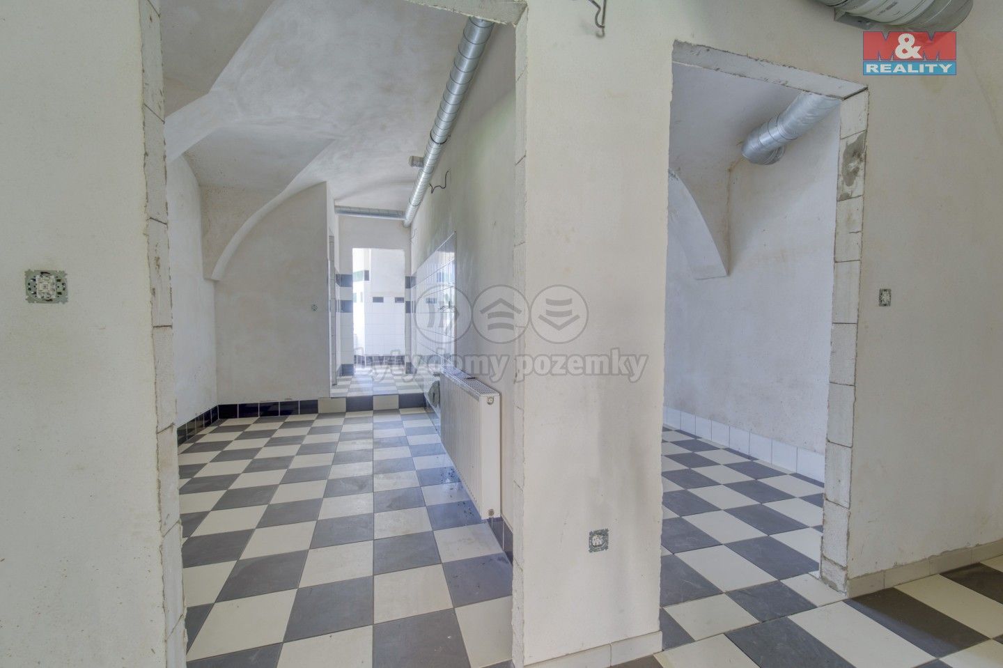 Prodej komerčního prostoru 1614 m² - foto 14