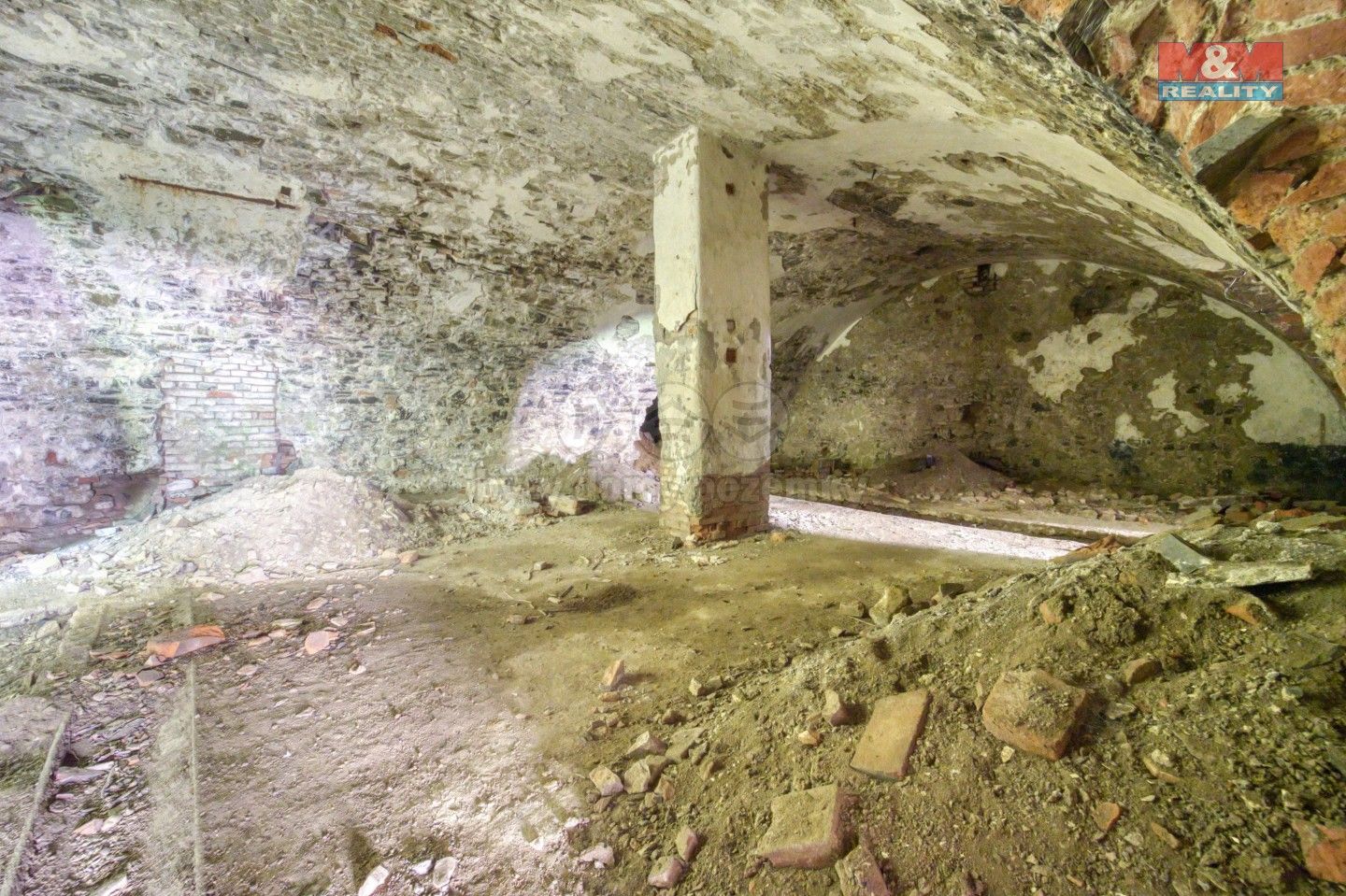 Prodej komerčního prostoru 1614 m² - foto 37