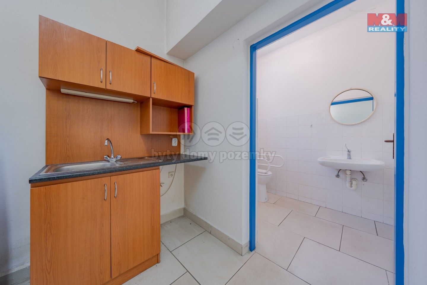 Prodej komerčního prostoru 400 m² - foto 9