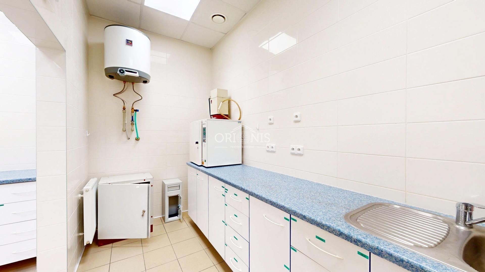 Pronájem komerčního prostoru 72 m² - foto 8