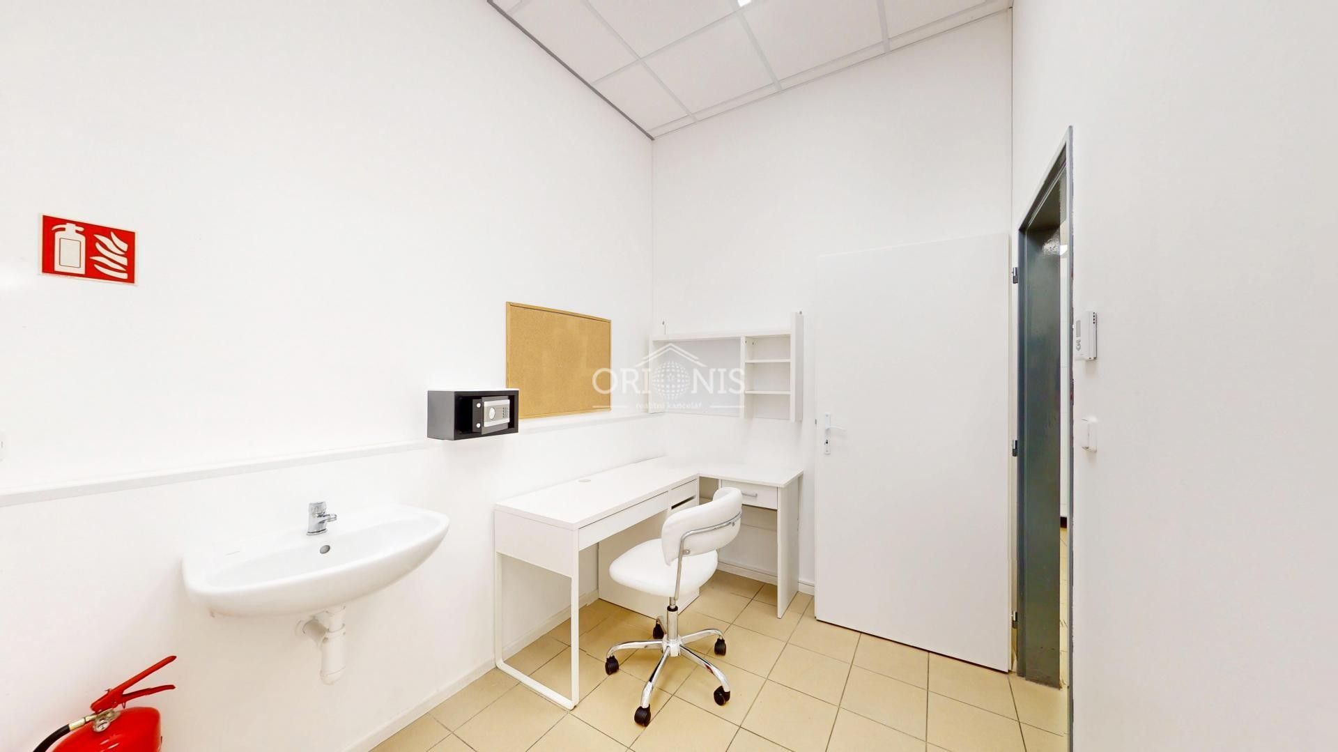 Pronájem komerčního prostoru 72 m² - foto 12