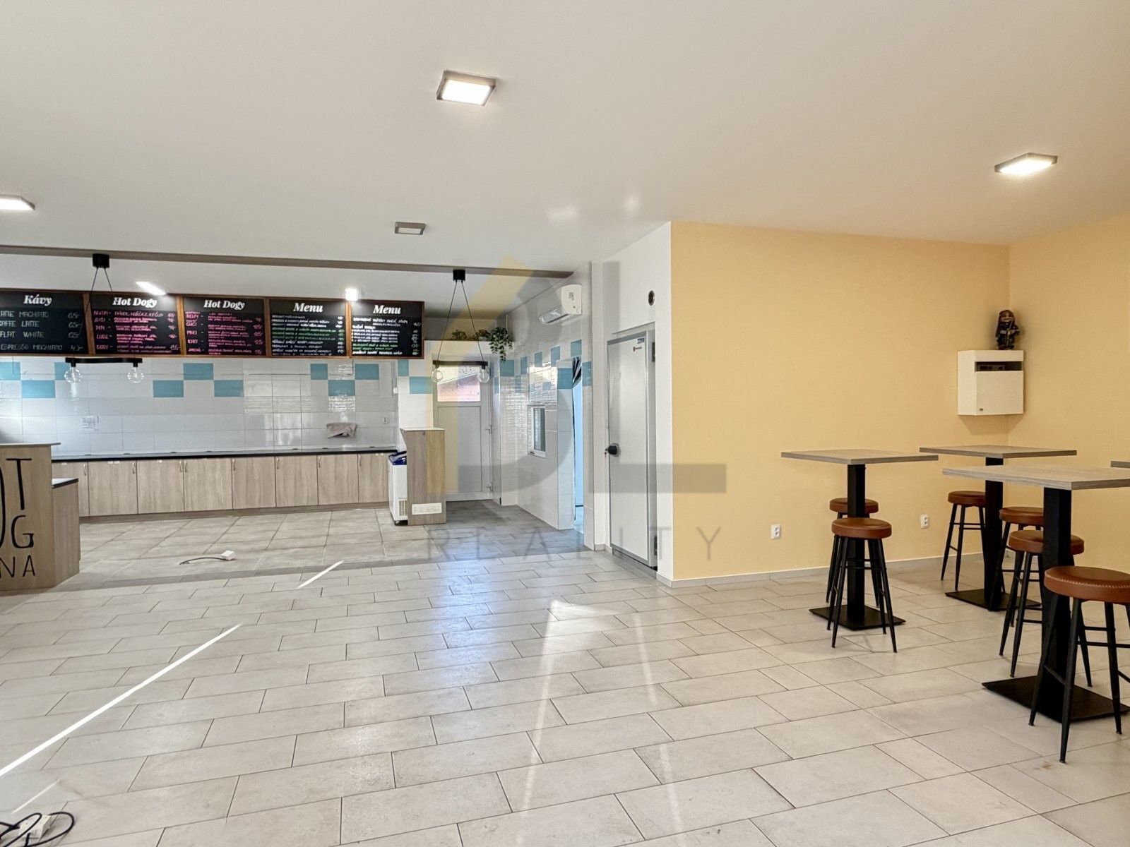 Pronájem komerčního prostoru 122 m² - foto 4