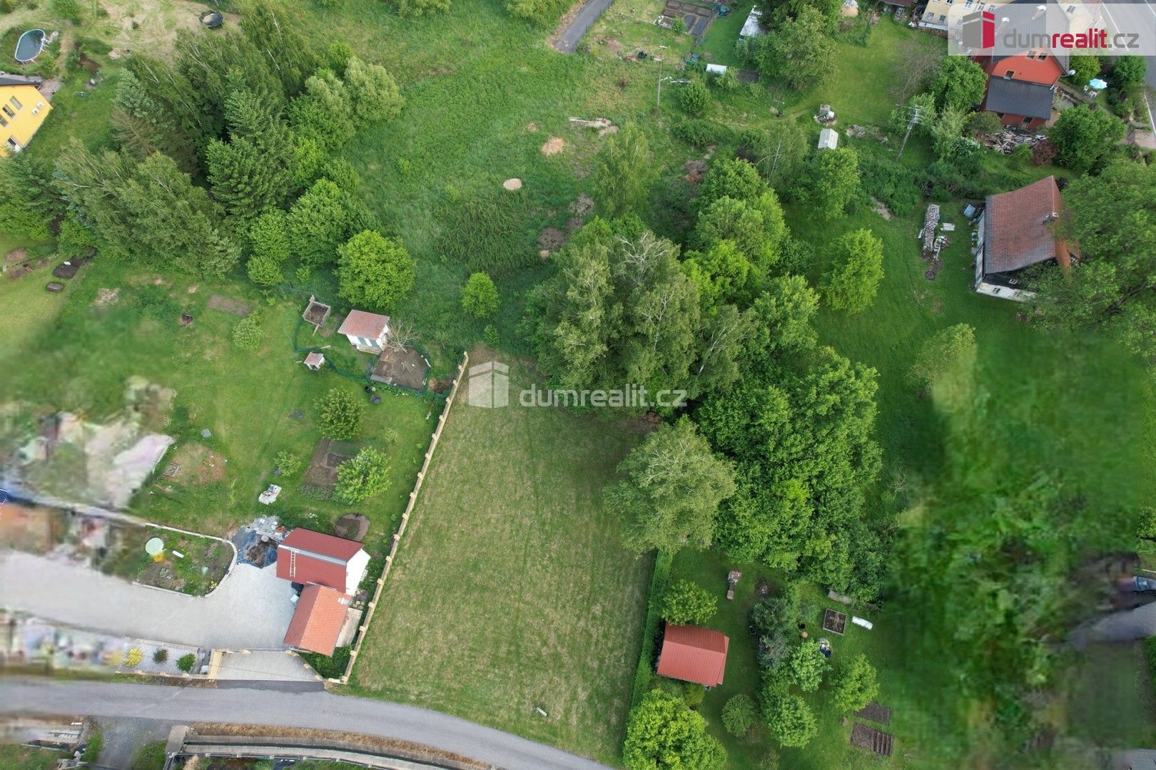 Prodej pozemku 1043 m² - foto 1