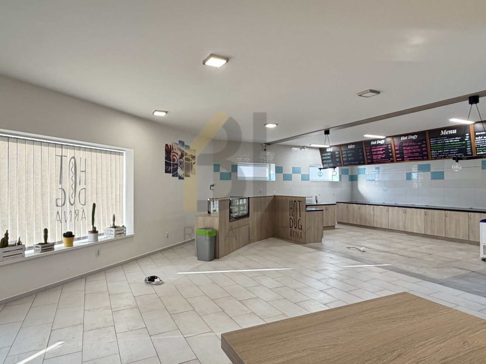 Pronájem komerčního prostoru 122 m² - foto 5