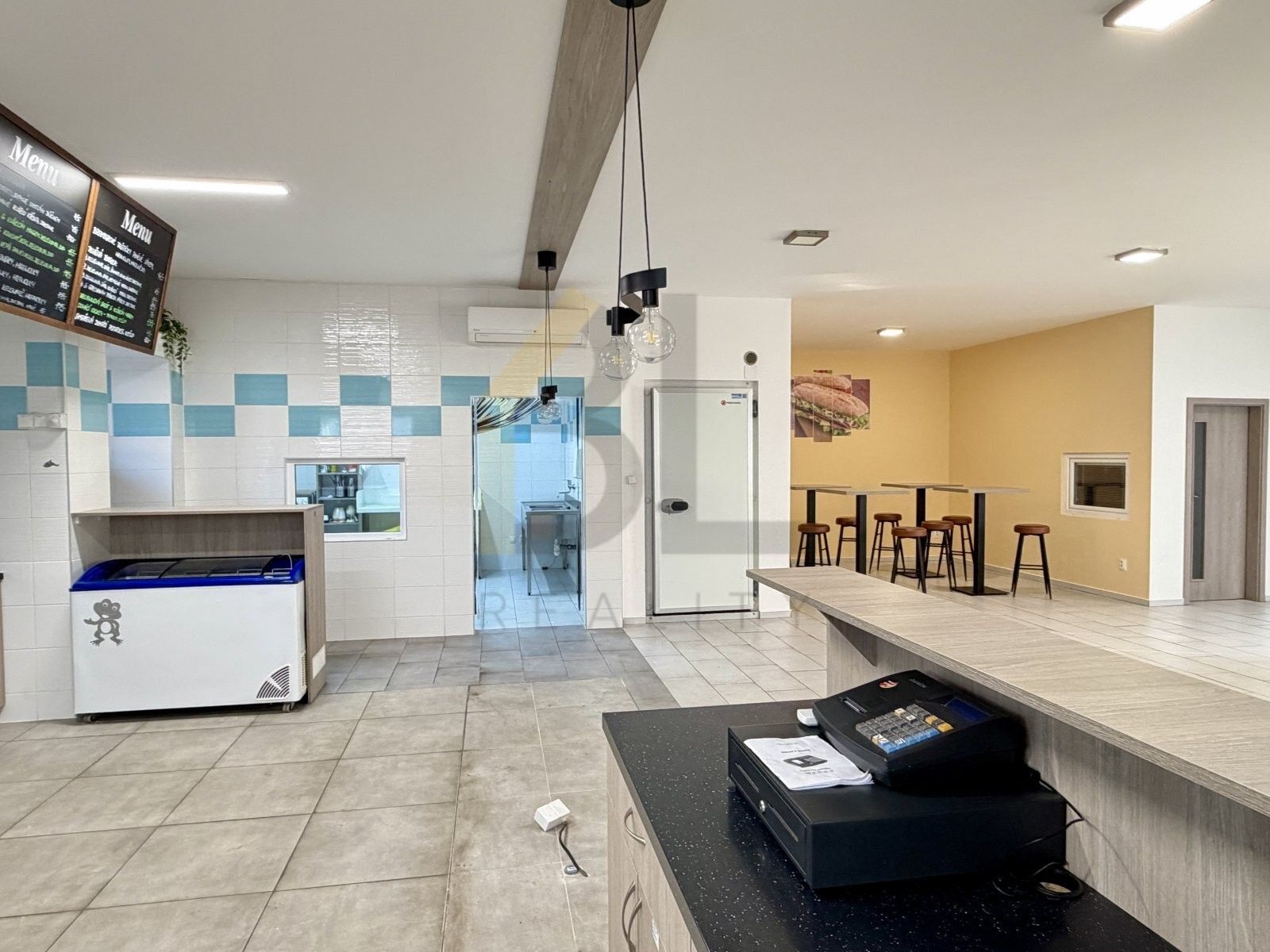 Pronájem komerčního prostoru 122 m² - foto 6
