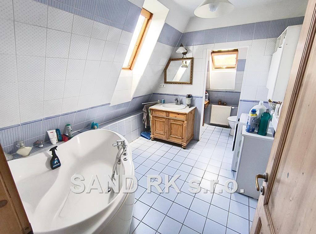 Prodej nemovitosti 211 m² - foto 2